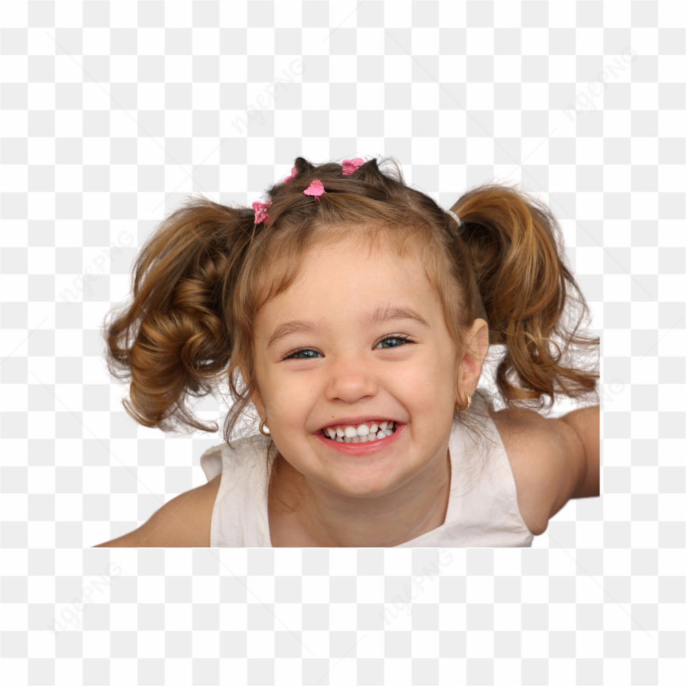 Menina loira sorrindo